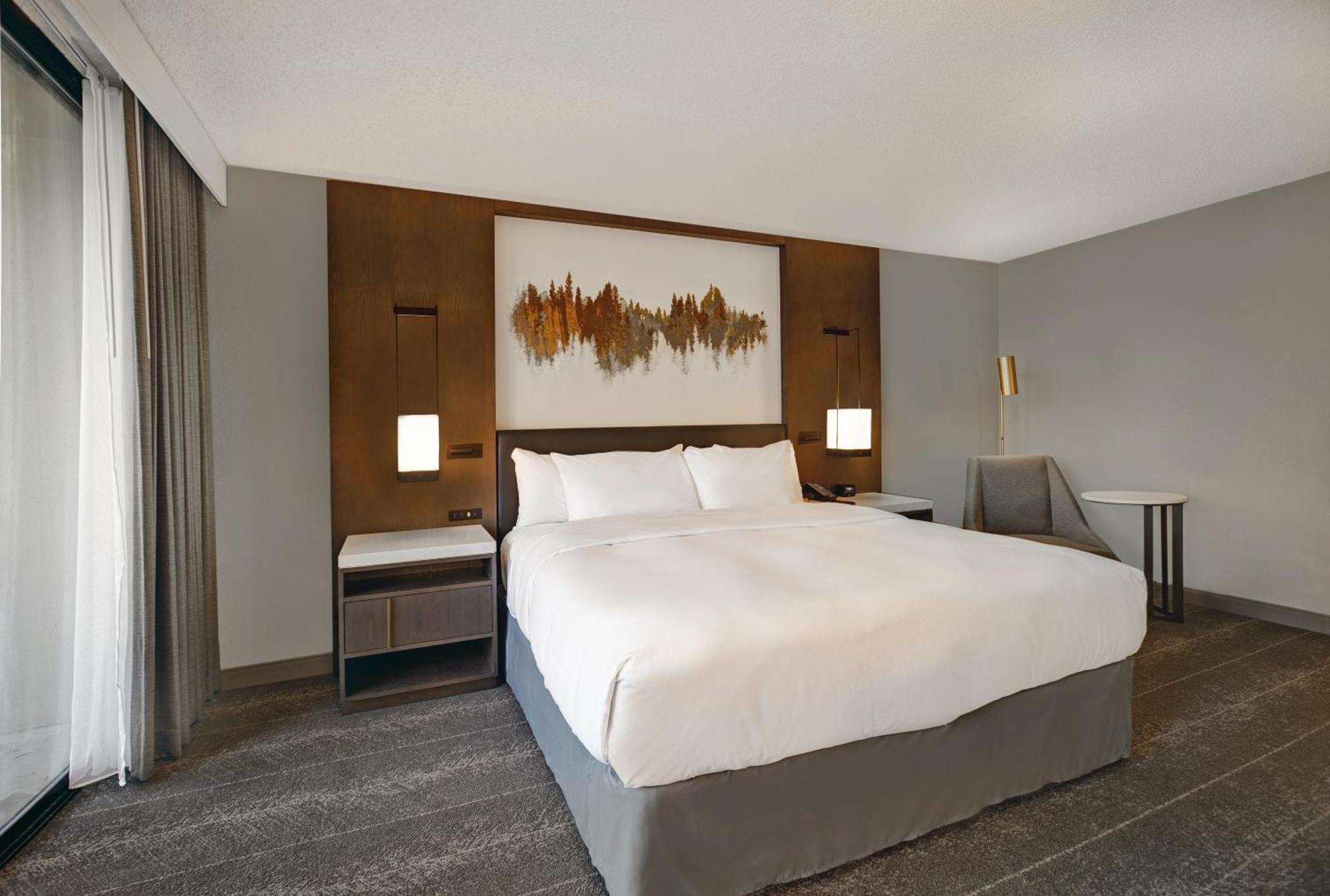 Hilton Peachtree City Atlanta Hotel & Conference Center Exterior photo